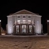 Theater bei Nacht und Schnee